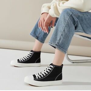 Source Unknown Black and White High-Top Canvas Sneakers